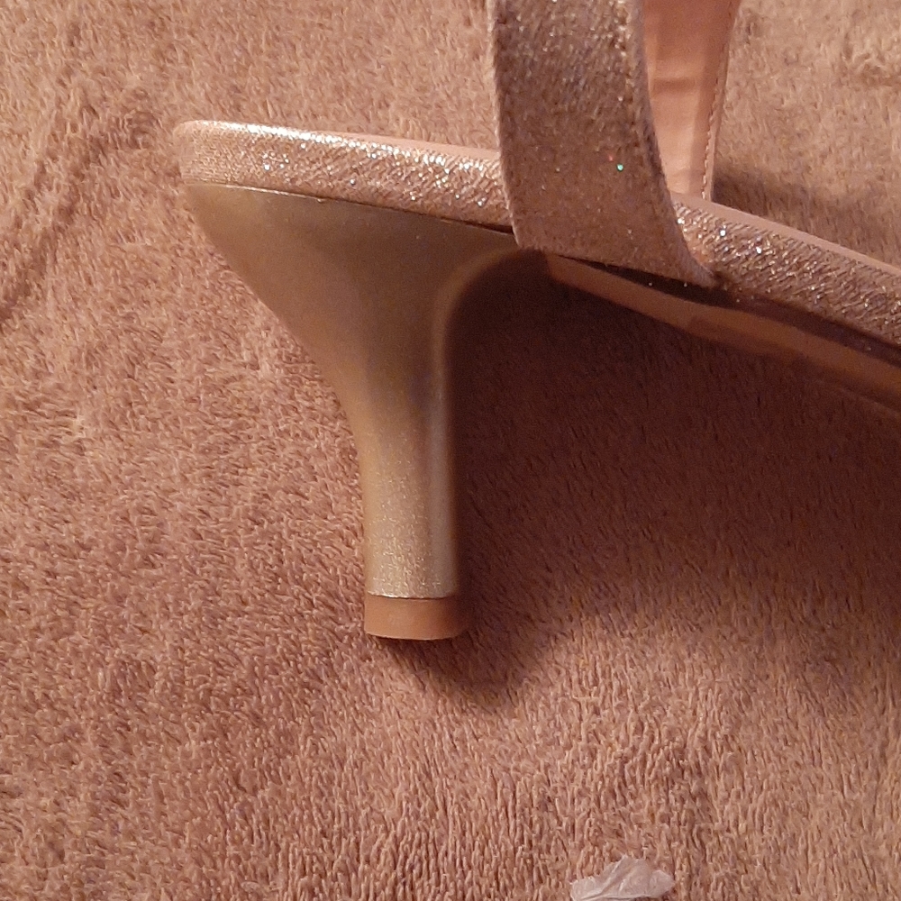 Heels - Picture 5 of 5